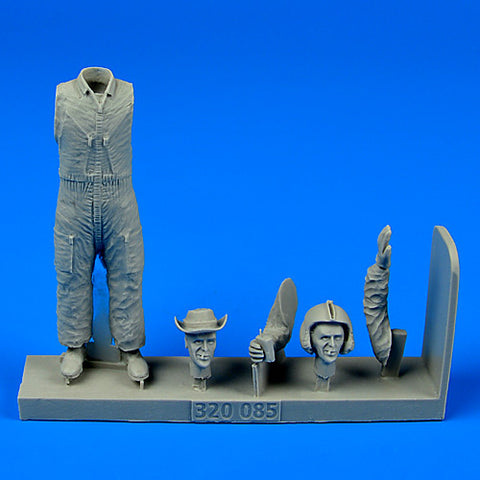 AEROBONUS 320085 1/32 US Army Helicopter pilot - Vietnam War 1960 - 1975