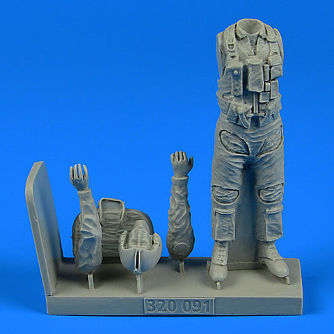 AEROBONUS 320091 1/32 US NAVY Pilot with bag - Vietnam War 1965 - 1973