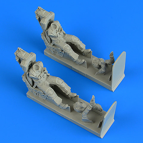 AEROBONUS 320100 1/32 US Navy Pilot & Operator with ej. seats for F-4B/N/J/S Phantom II (For TAMIYA)