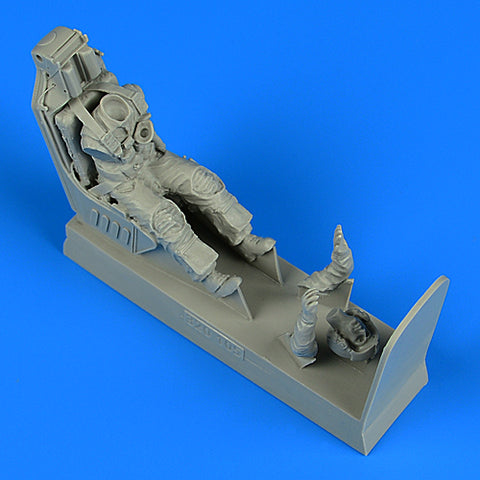 AEROBONUS 320105 1/32 US Navy Pilot with ejection seat for A-7E Corsair II early V. - fitted with Escapac IG-2/IC-2 ej. seat (For TRUMPETER)
