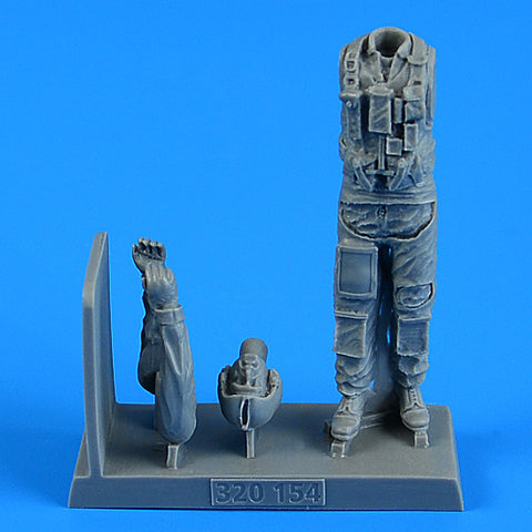 AEROBONUS 320154 1/32 United States Air Force Combat Pilot