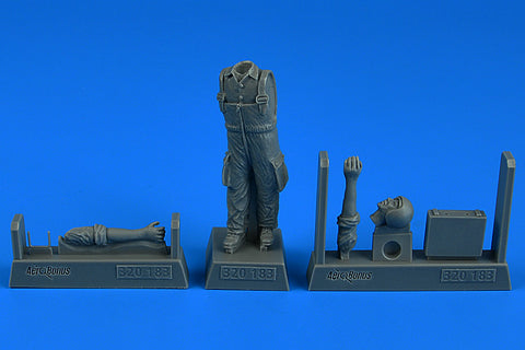 AEROBONUS 320183 1/32 Warshaw Pact Aircraft Mechanic B