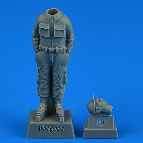 AEROBONUS 320190 1/32 USAF Mechanic Korean War