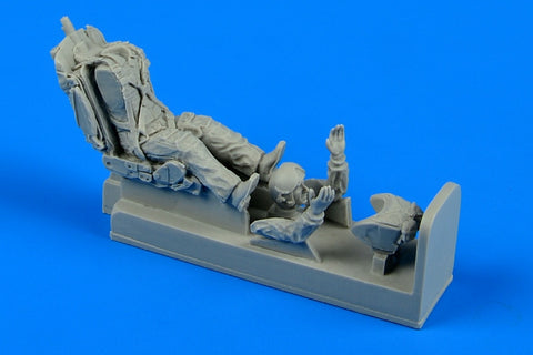AEROBONUS 480071 1/48 Fighter Pilot with ej. seat for MiG-21 PFM/MF/SMT/Bis, MiG-23 M/MF/ML, ..