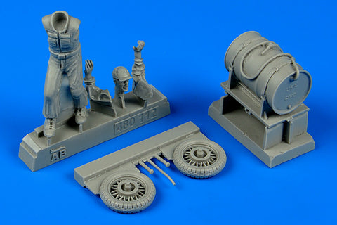 AEROBONUS 480112 1/48 U.S. Army aircraft mechanic WWII with fuel cart - Pacific theatre