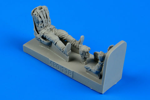 AEROBONUS 480118 1/48 Russian Fighter Pilot WWII with seat for La-5