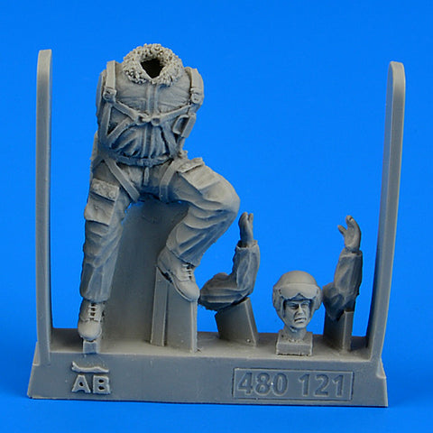 AEROBONUS 480121 1/48 Soviet Pilot - the Cold War period