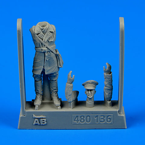 AEROBONUS 480136 1/48 Free French Fighter Pilot WWII Normandie-Niemen (1942-1945)