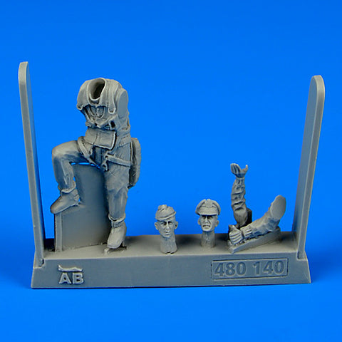 AEROBONUS 480140 1/48 U.S.A.F. Fighter Pilot WWII - 8th Army (European Battlefields)