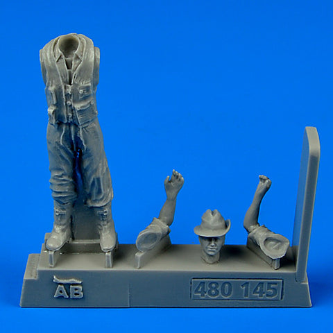 AEROBONUS 480145 1/48 Royal Australian Air Force Fighter Pilot WWII