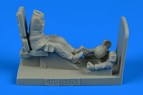AEROBONUS 480161 1/48 Modern British Army Driver for BAE Warrior (For AIRFIX)
