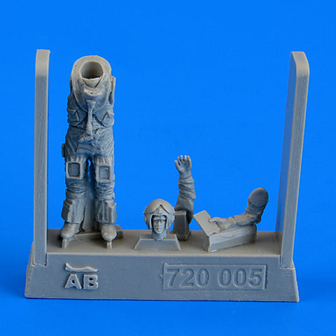 AEROBONUS 720005 1/72 British Sea Harrier Pilot, Falkland War 1982