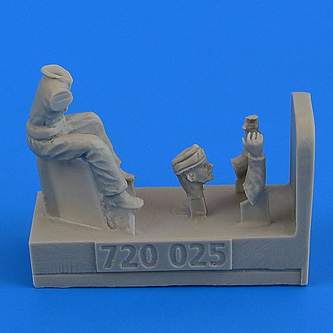 AEROBONUS 720025 1/72 WWII RAF Motorcycle Driver - part 2 (For AIRFIX)