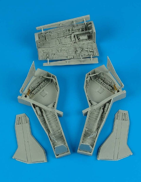 Aires 2076 1/32 F-105 Thunderchief wheel bays (For TRUMPETER)
