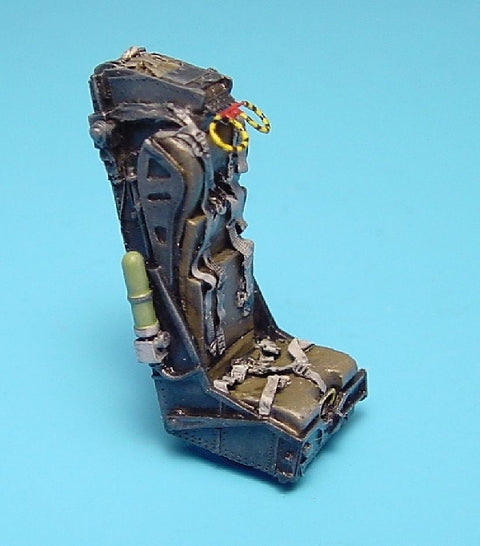 Aires 4233 1/48 M. B. Mk 4BS ejection seat - (for later F3H-2 Demon) (For GRAND PHOENIX)