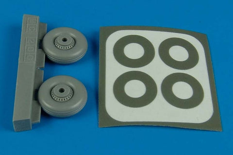 Aires 4495 1/48 Macchi MC.200 Saetta wheels & paint masks