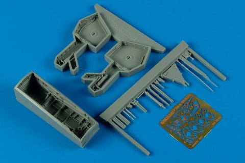 Aires 4534 1/48 F3H-2 Demon wheel bay (For HOBBY BOSS)