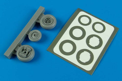 Aires 4592 1/48 T-28 Trojan wheels & paint masks (For RODEN)
