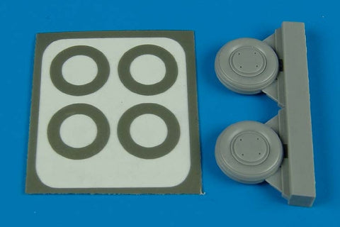 Aires 7258 1/72 P-40 wheels & paint masks (type B)