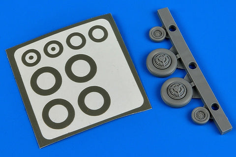 Aires 7304 1/72 F-100 Super Sabre wheels & paint masks