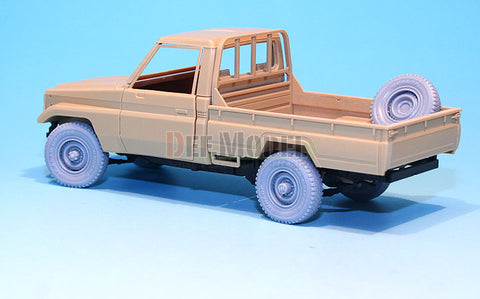 DEF Model DW35052 1/35 Pick up truck Type 2 Sagged Wheel set 2 (for Meng VS004 1/35)