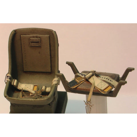 HGW Models 132018 1/32 Arado Ar 196 + Resin Seats pilot + gunners seats + maps | Revell