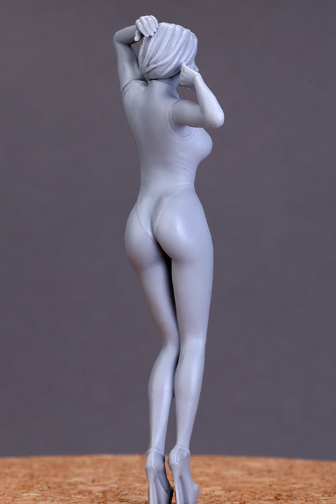 Hobby Design HD03-0432 1/24 Showgirl
