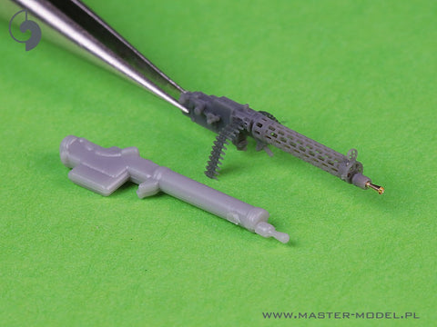MASTER AM-72-169 1/72 German WW I machine gun Spandau LMG 08/15 (2 pcs) - with SHORT charging handle - complete guns incl. 3D resin & brass parts