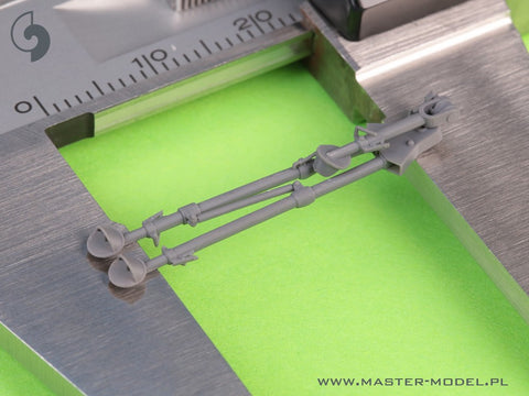 MASTER GM-35-065 1/35 Folded M3 tripod for Browning M2HB .50 cal machine gun (1pc)