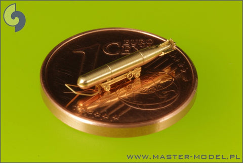 MASTER SM-350-072 1/350 USN Airborne torpedoes Mark 13 (22.4in) with trolleys - early type (10pcs)