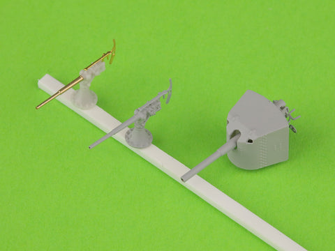 MASTER SM-350-114 1/350 SMS Emden - 5,2 cm SK L/55 guns - (resin, PE and turned parts) - (8pcs)