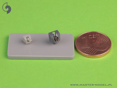 MASTER SM-350-118 1/350 French Light Cruiser Marseillaise armament - 152mm (9pcs), 90mm (8pcs), 13,2mm (8pcs) barrels with resin mounts (for Trumpeter kit)