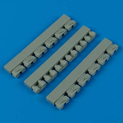 Quick Boost 32 056 1/32 Junkers Ju 88 ammunition boxes(For REVELL)