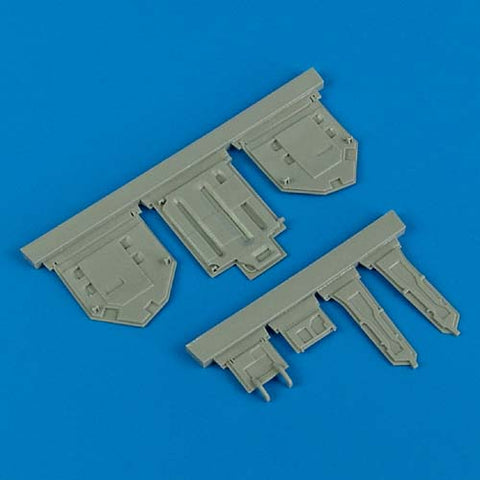 Quick Boost 32 129 1/32 F-86 Sabre undercarriage covers(For KINETIC)