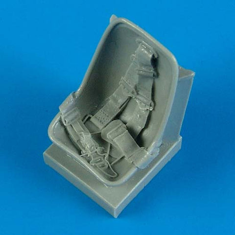 Quick Boost 32 133 1/32 Bf 109E seat with safety belts