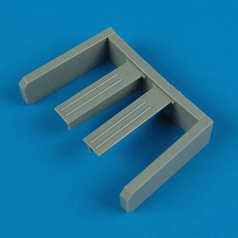 Quick Boost 72 300 1/72 B-24 Liberator correct front undercarriage covers(For HASEGAWA)