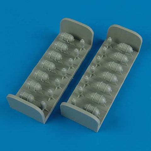 Quick Boost 72 319 1/72 B-24 Liberator oxygen cylinders