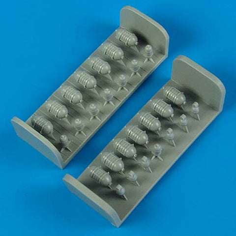 Quick Boost 72 356 1/72 B-17 Flying Fortress oxygen cylinders