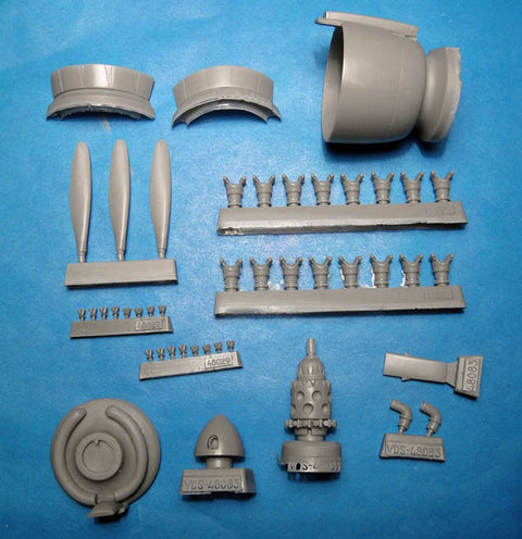 Vector VDS48083 1/48 Re.2002 Corrected Cowl & Engine (for Italeri)