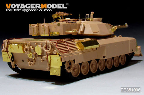 Voyager Model PE351006B 1/35 Modern Canadian Army Leopard C2 MEXAS Main Battle Tank (with gun barrel and smoke dischargers) (for MENG TS 35-041)