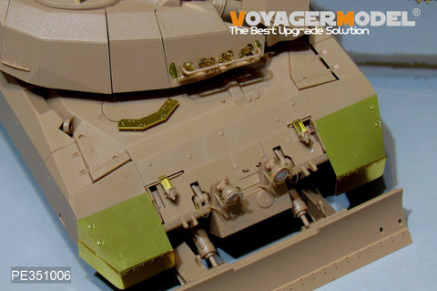 Voyager Model PE351006B 1/35 Modern Canadian Army Leopard C2 MEXAS Main Battle Tank (with gun barrel and smoke dischargers) (for MENG TS 35-041)
