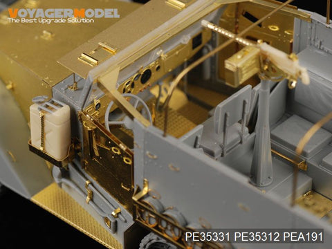 Voyager Model PE35331 1/35 WWII US M3 Half-track (Dragon 6332)