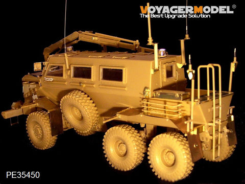 Voyager Model PE35450 1/35 Modern US Buffalo 6x6 MPCV (2004–2006 Model) (Bronco 35100)