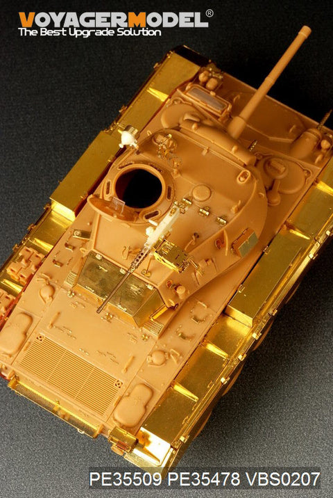 Voyager Model PE35509 1/35 WWII British Army M24 Chaffee Light Tank Basic Set (Bronco 35068)