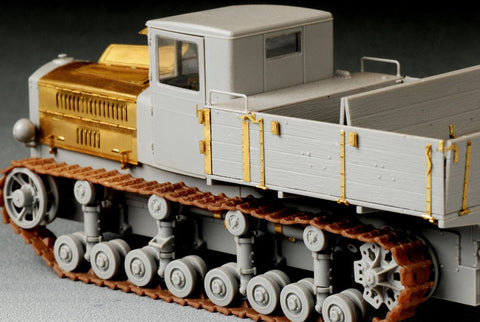 Voyager Model PE35558 1/35 WWII Soviet Comintern Artillery Tractor (Trumpeter 05540)