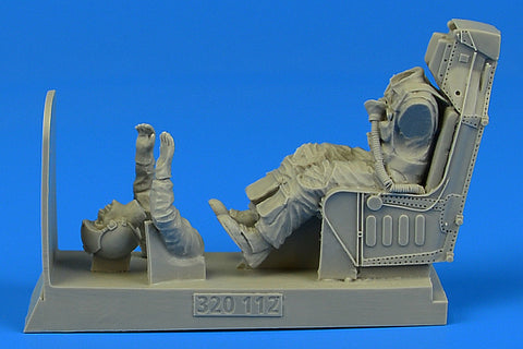 AEROBONUS 320112 1/32 US Navy Pilot for A-4 with ejection seat (For TRUMPETER/HASEGEWA)