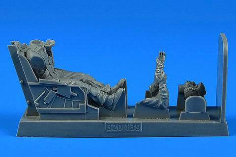 AEROBONUS 320139 1/32 U.S.A.F. Fighter Pilot with ej. seat for F-86 Sabre (For KIN/HAS/ITA)
