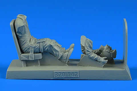 AEROBONUS 320142 1/32 U.S.A.F. Pilot with seat for O-2A Skymaster (For RODEN)