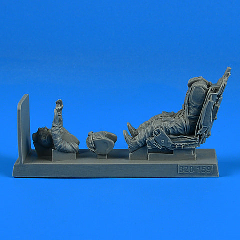 AEROBONUS 320159 1/32 Soviet Pilot with ej. seat for MiG-21 (For TRUMPETER)