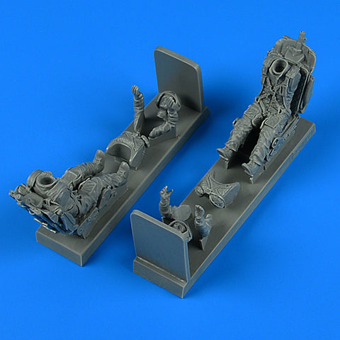 AEROBONUS 320160 1/32 Soviet Pilot and Trainer Pilot with ej. seat for MiG-21 UM (For TRUMPETER)